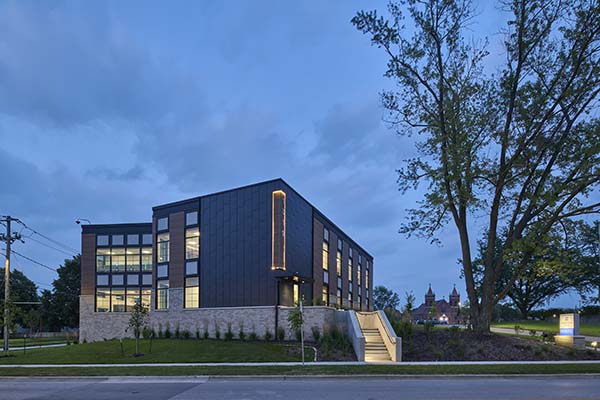 UnityPoint Health Des Moines Eyerly Ball